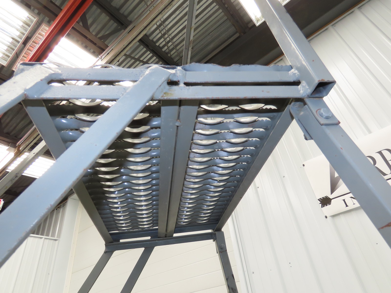 PW Platforms N/A Rolling Ladder 5 Step 14″ Work Platform 50″ Top Step