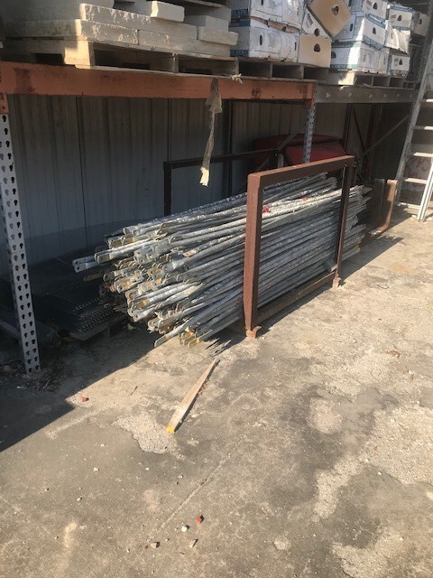 scaffolding sets used 5’x5′, 7′ braces and pins