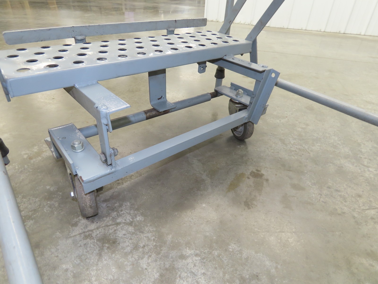 Cotterman Metal Rolling Ladder 5-Step 50″H Platform 24×7″Tread 80″H 30″W 450Lb