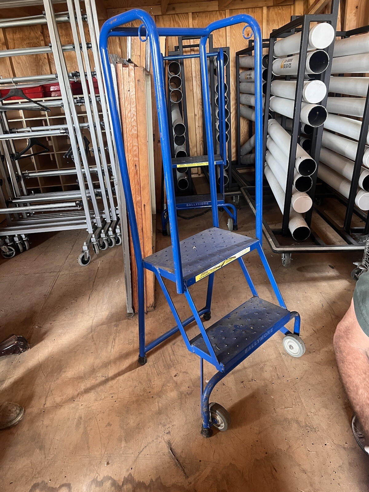 BALLYMORE ROLLING LADDER OVERALL HEIGHT 60”IN. 2 Steps Cap 350 lb
