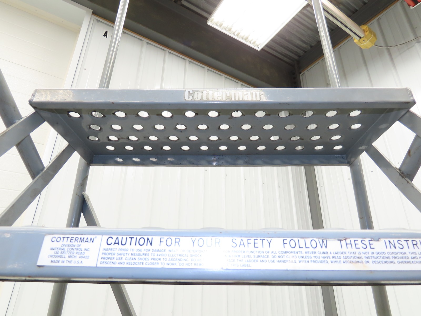 Cotterman Metal Rolling Ladder 5-Step 50″H Platform 24×7″Tread 80″H 30″W 450Lb