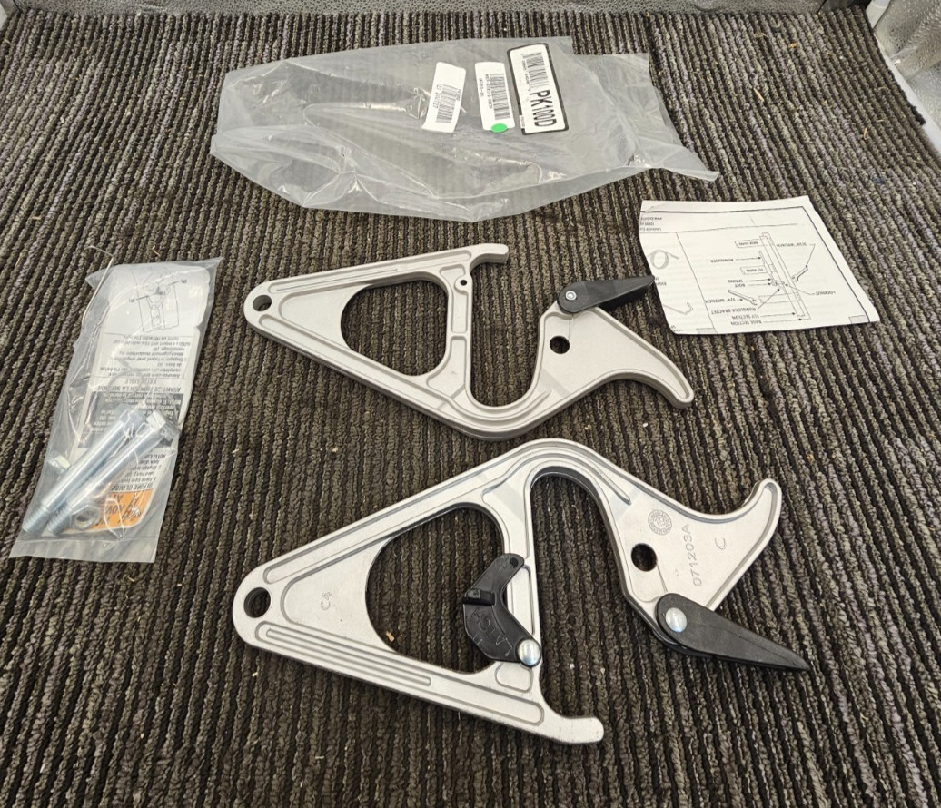 Louisville PK100D Rung Lock Hardware Assembly for Aluminum Extension Ladder
