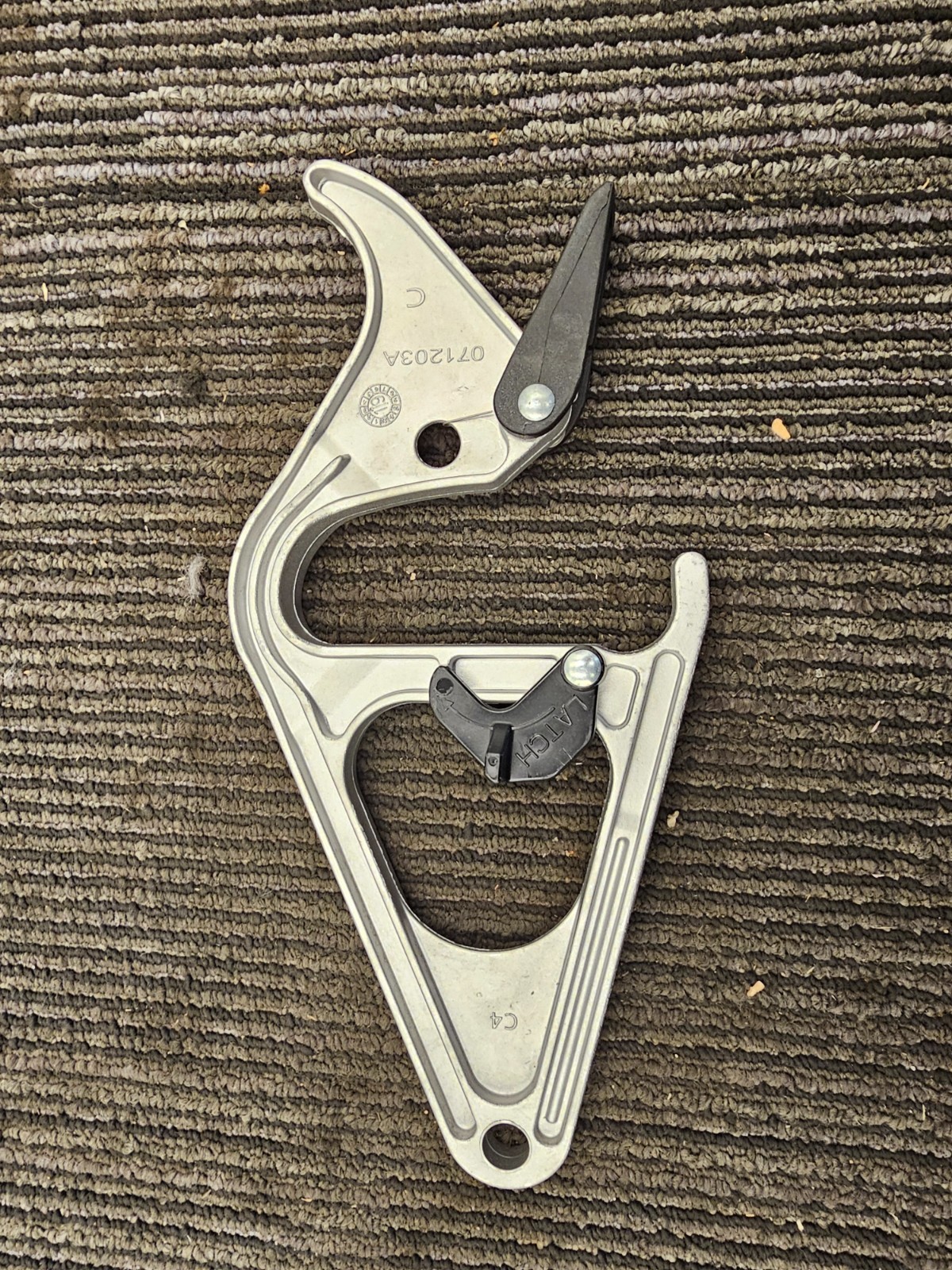 Louisville PK100D Rung Lock Hardware Assembly for Aluminum Extension Ladder