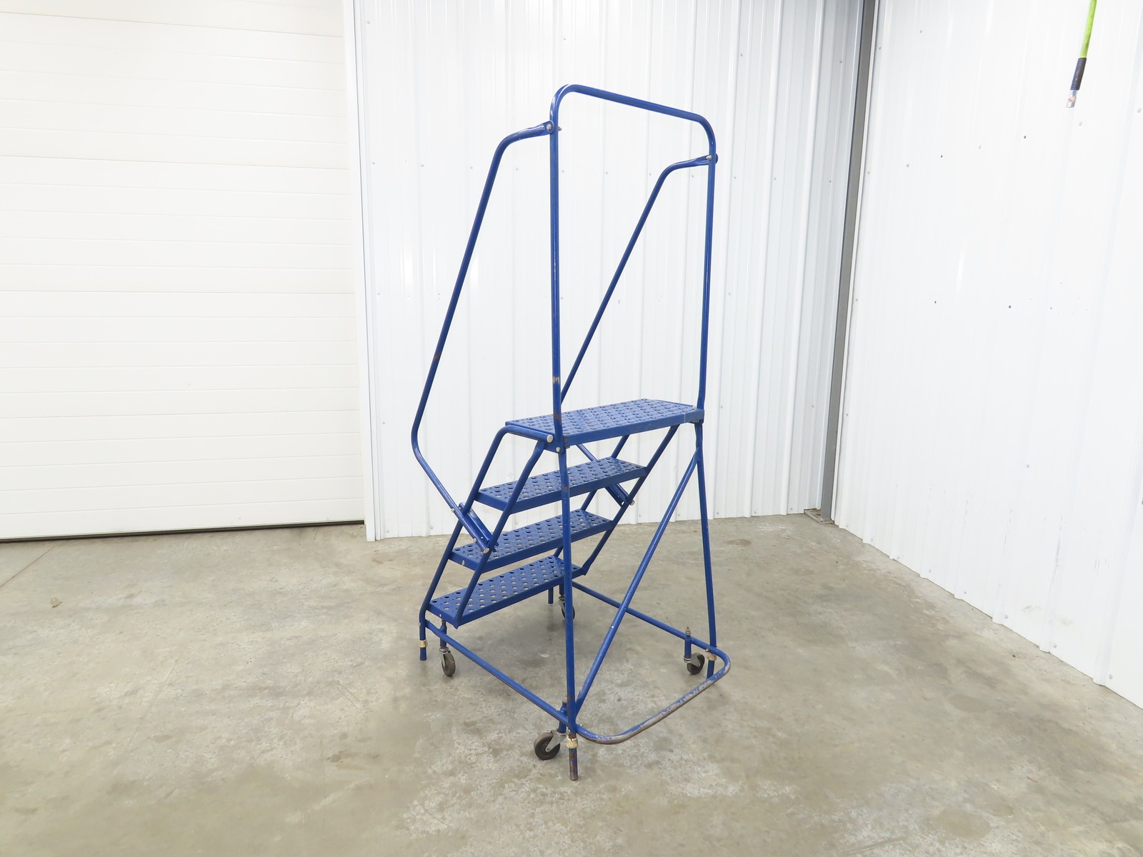 Ballymore Rolling Ladder 4 Step 10″ Work Platform 38″ Top Step 300lbs 24″ W