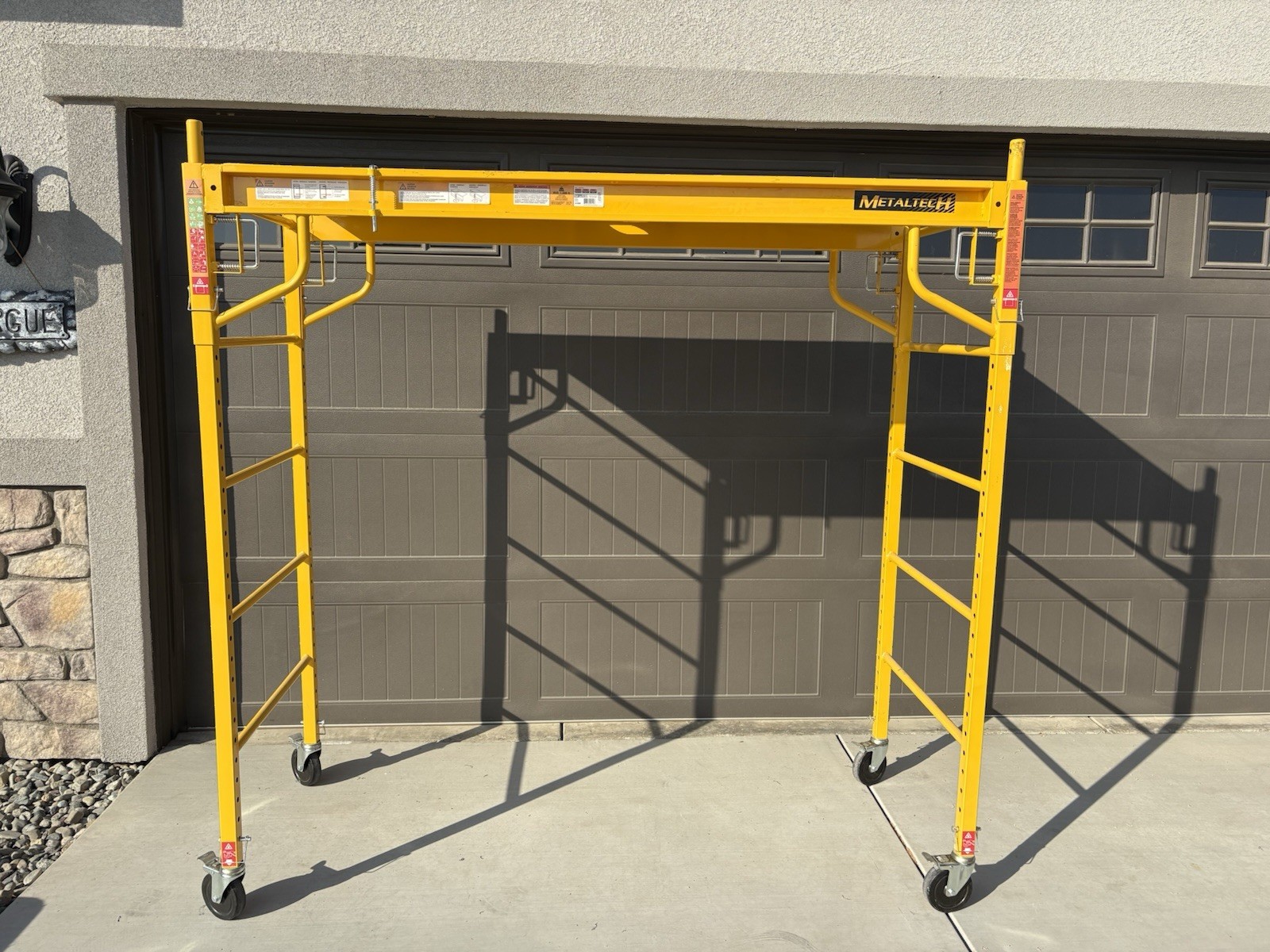 MetalTech Jobsite 6 ft. Baker Style Rolling Scaffold Platform, 1100 Ibs. Load