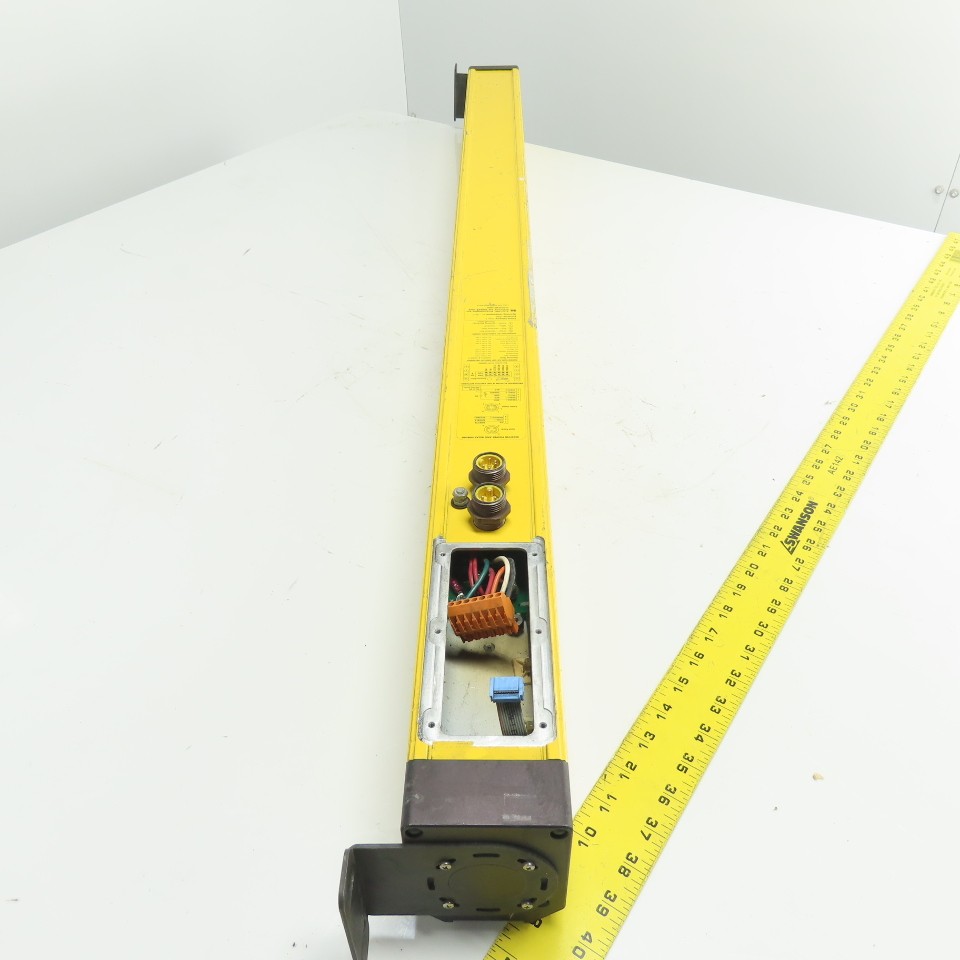 STI MG46-30-1215-X-A1-FD2 MegaSafe 4600 Safety Light Curtain Transmitter 85-137V