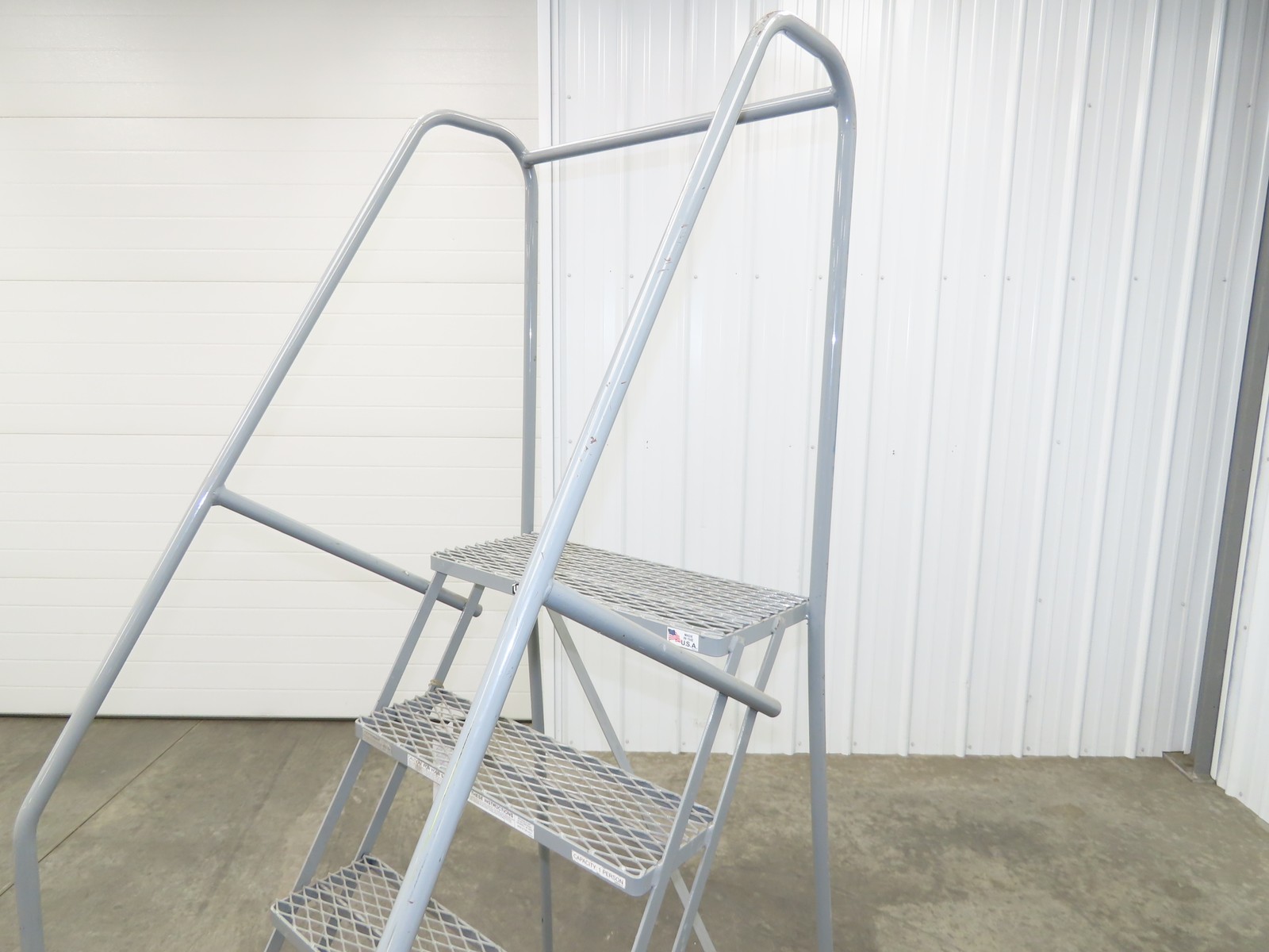 Cotterman Metal Rolling Ladder 5-Step 50″H Platform 24×7″Tread 80″H 30″W 450Lb