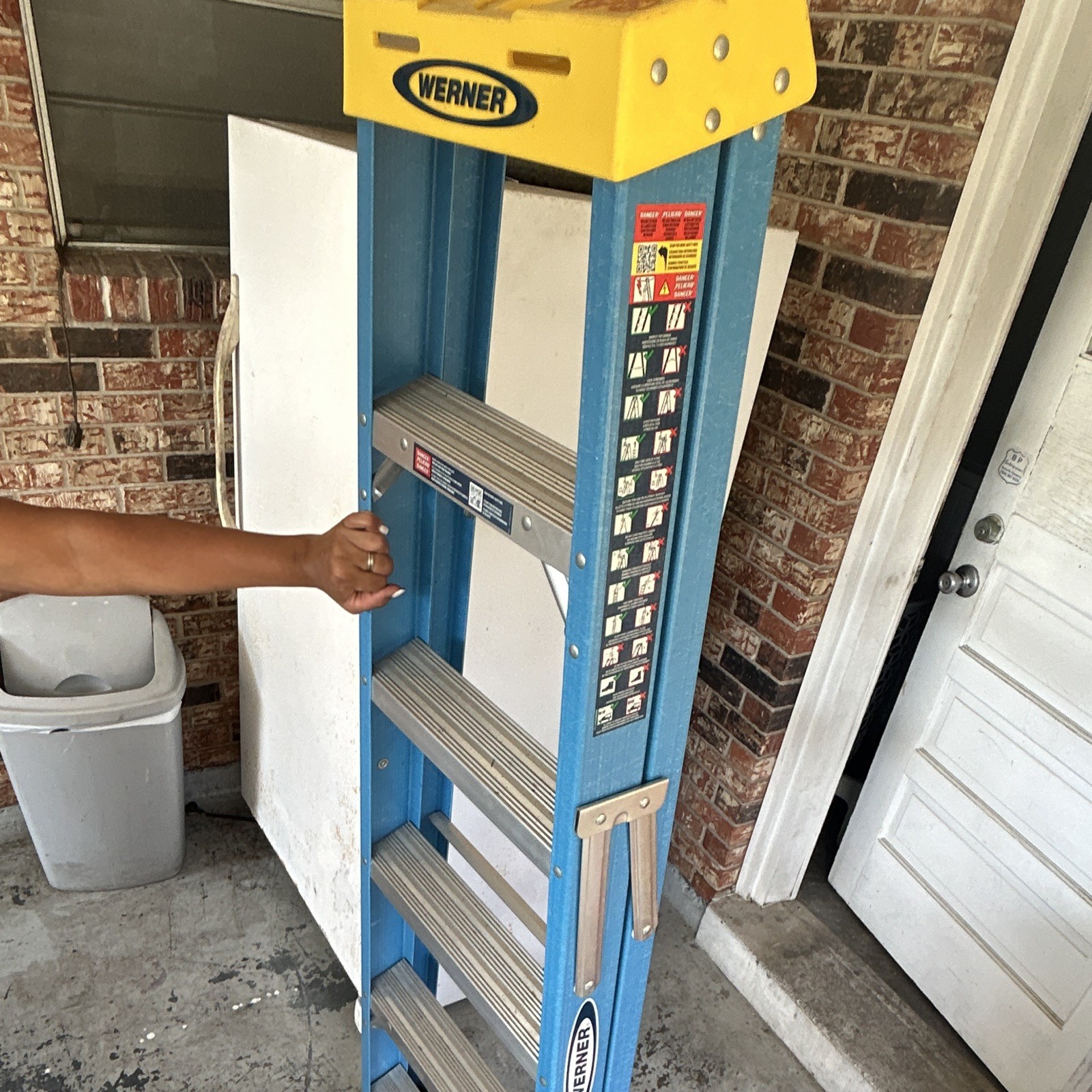 Werner FS106 6 ft Fiberglass Step Ladder, 250 lb Duty Rating