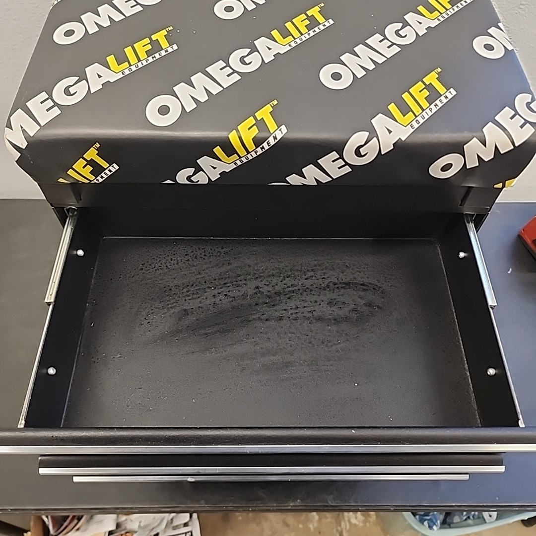 Omega Lift 92450 Rolling Mechanic Toolbox Creeper Seat 450 lb Capacity 3-Drawer
