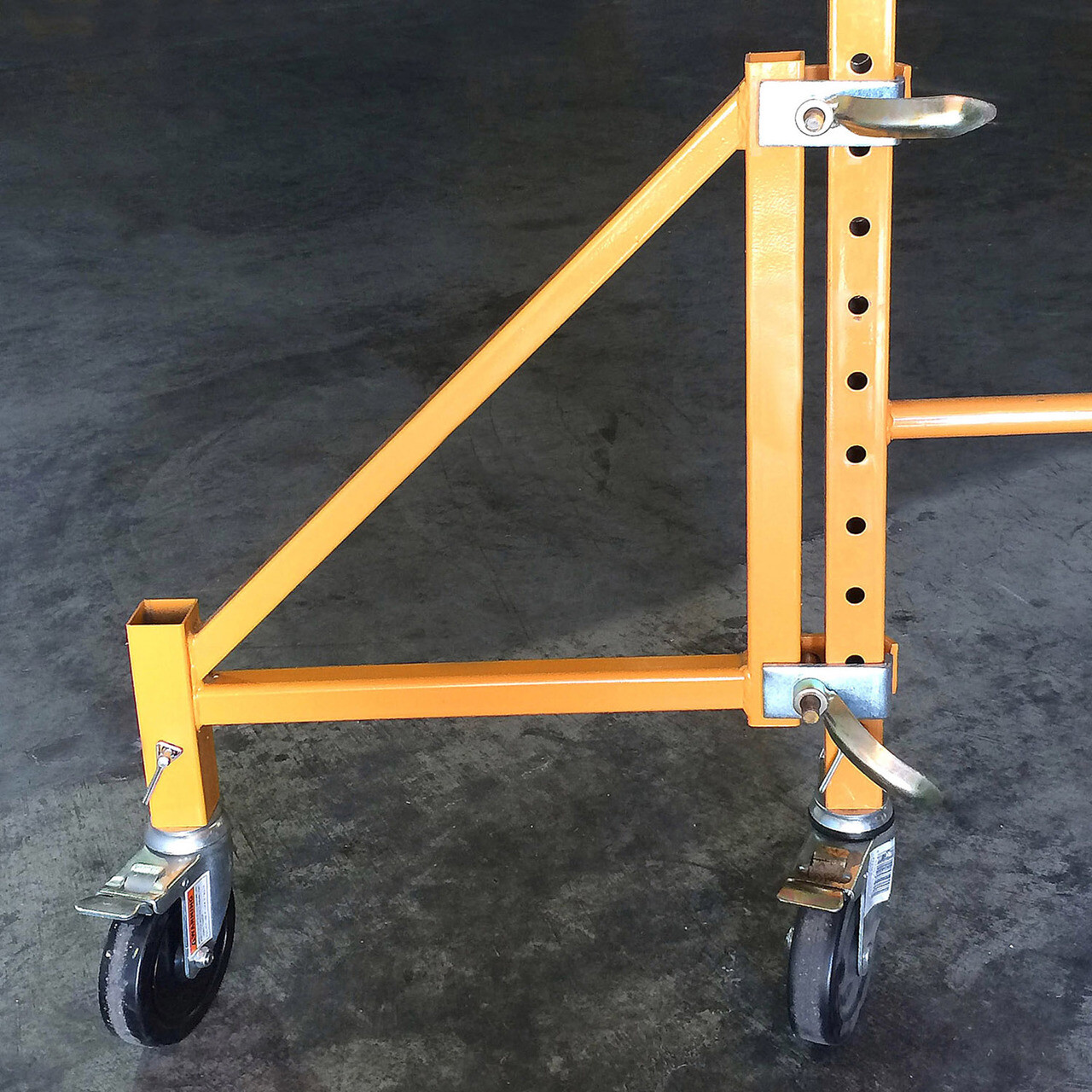 Pro-Series GSORWCS 18 inch Scaffolding Outriggers with Casters – 4 Piece Set