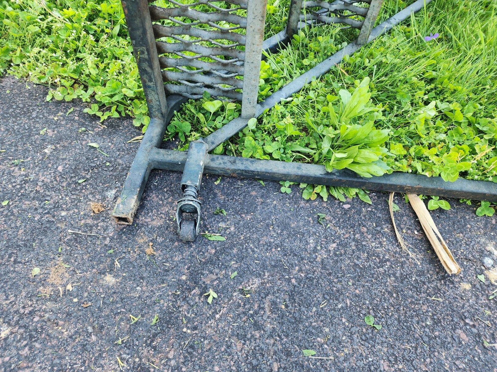 3 Step Rolling Metal Warehouse Ladder/Steps 29-1/4″ W. step Bad Castors
