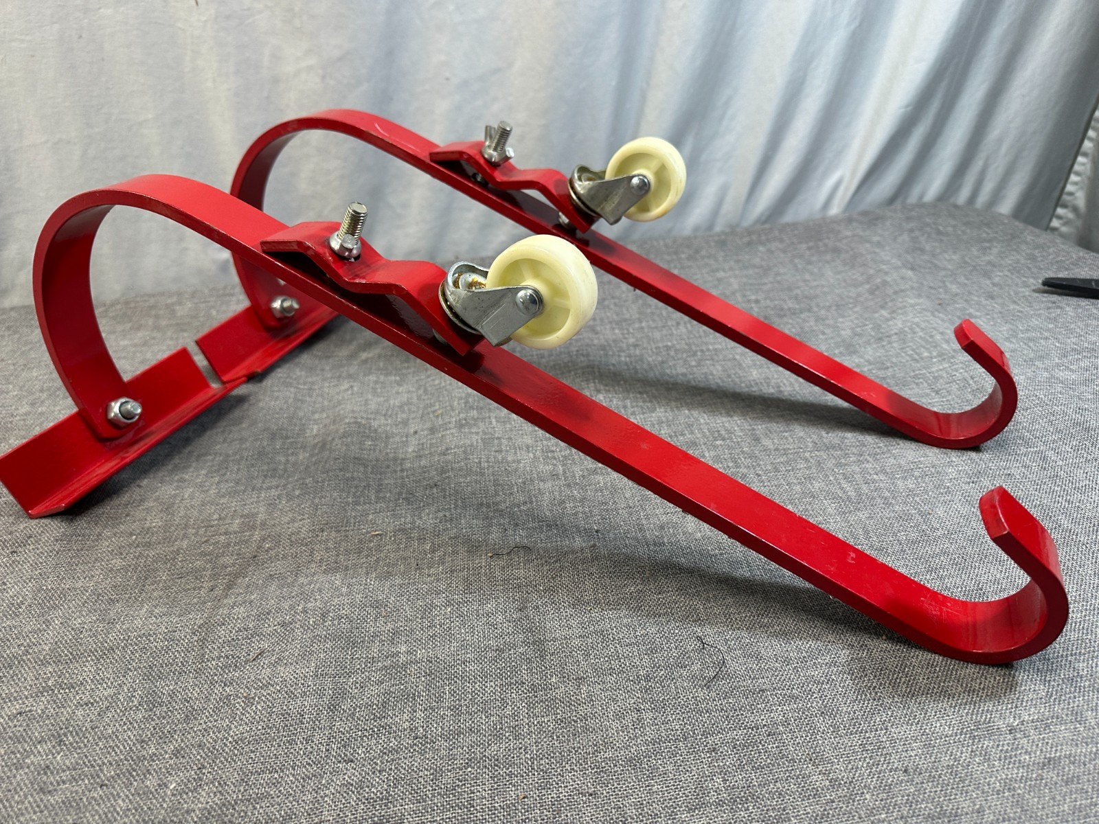 Qualcraft 2481 Steel Powder-Coated Red Weather-Resistant Ladder Hook set of 2