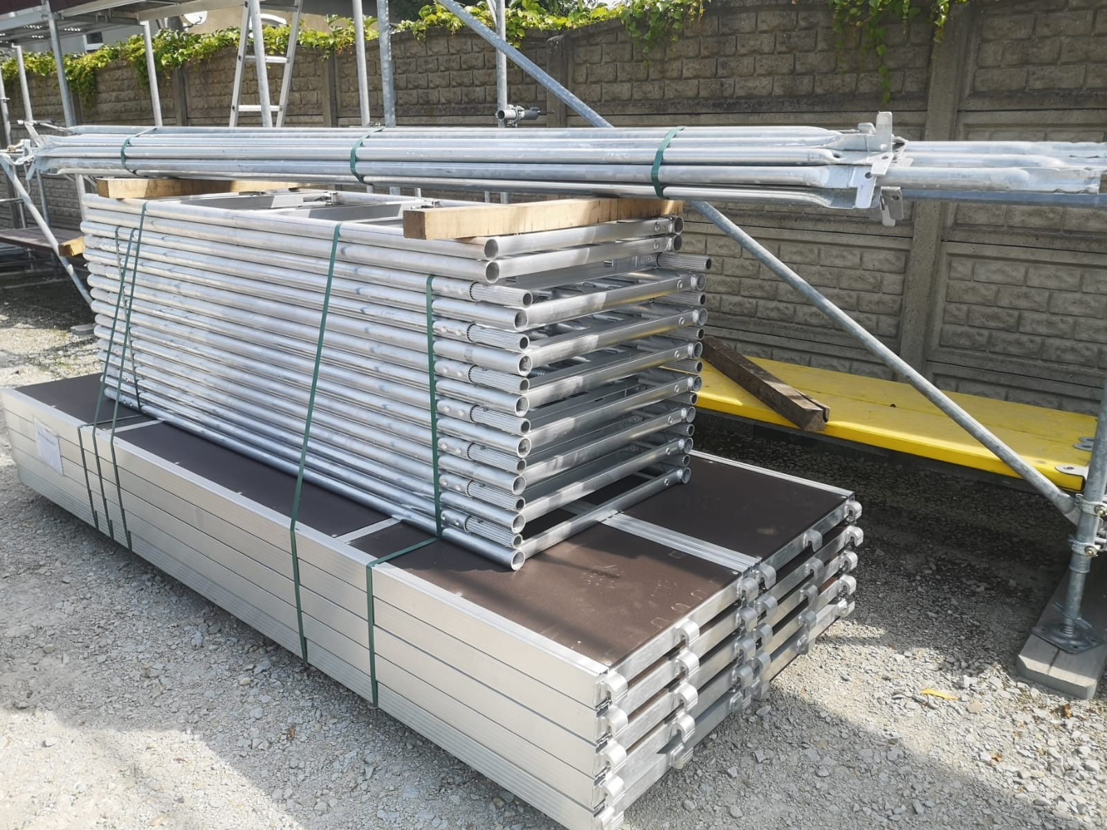Gable scaffold 8x12m Alu-scaff 73 no used scaffolding gable wall