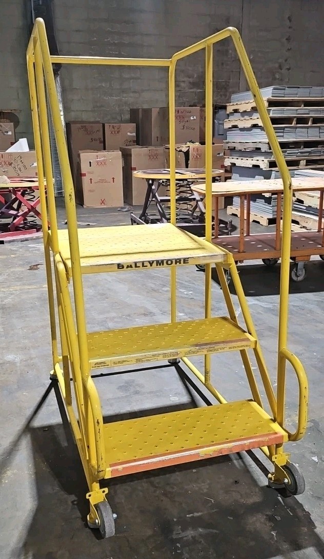 Ballymore 3-Step Rolling Warehouse Ladder w/ 24″ W x 30″ D Platform – Great!