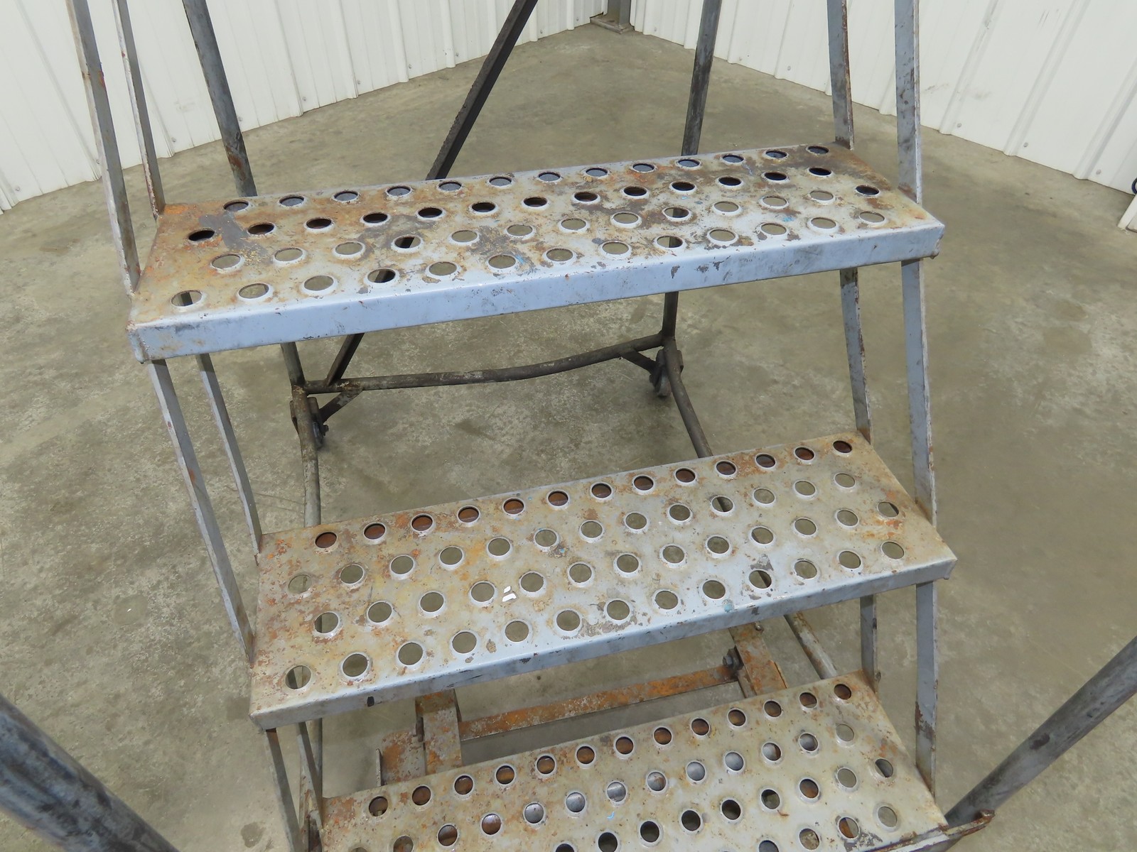 Cotterman 933701 Rolling Ladder 5 Step 10″ Work Platform 50″ Top Step 450lbs