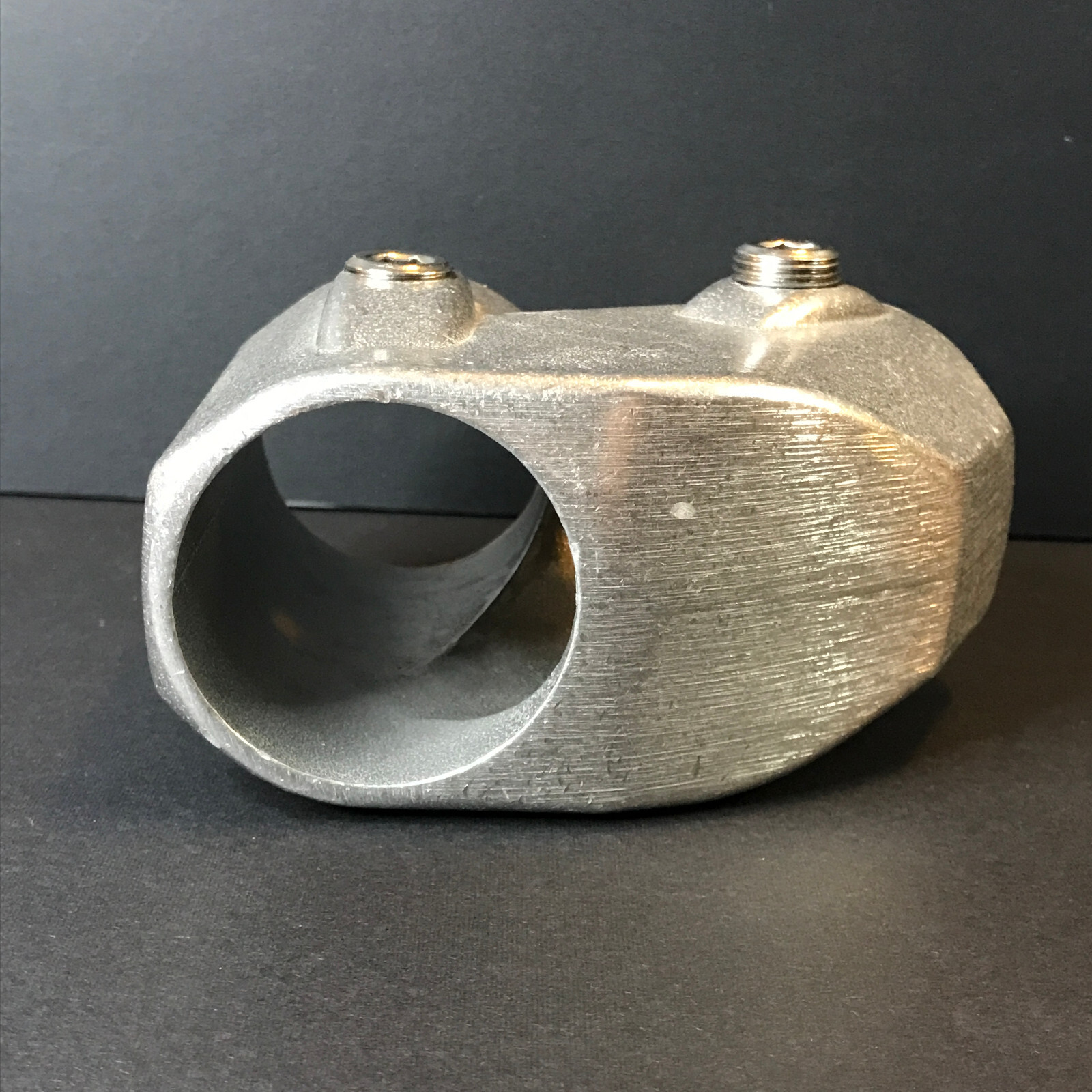 Kee Lite L29-8 – 30° to 60° Single Socket Tee, 1-1/2″ Scaffold Connector