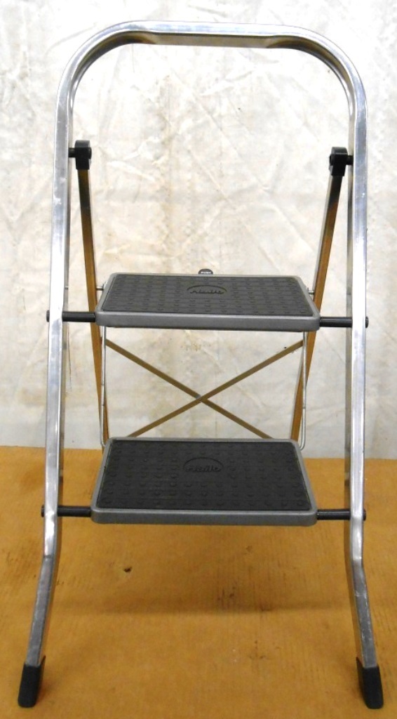 HAILO, PLATFORM STEP LADDER, 4392-801, K30-2, 330 LBS CAPACITY, 2 STEPS