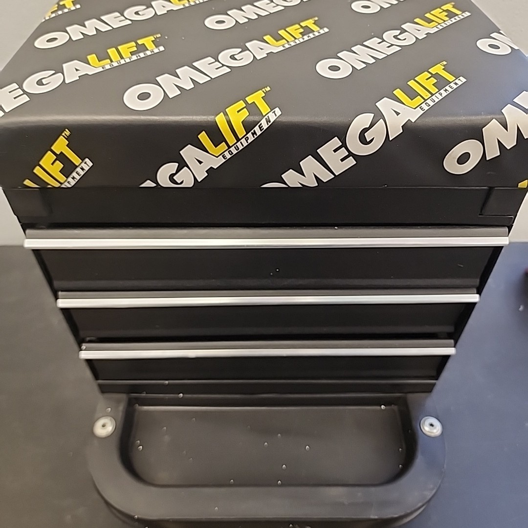 Omega Lift 92450 Rolling Mechanic Toolbox Creeper Seat 450 lb Capacity 3-Drawer