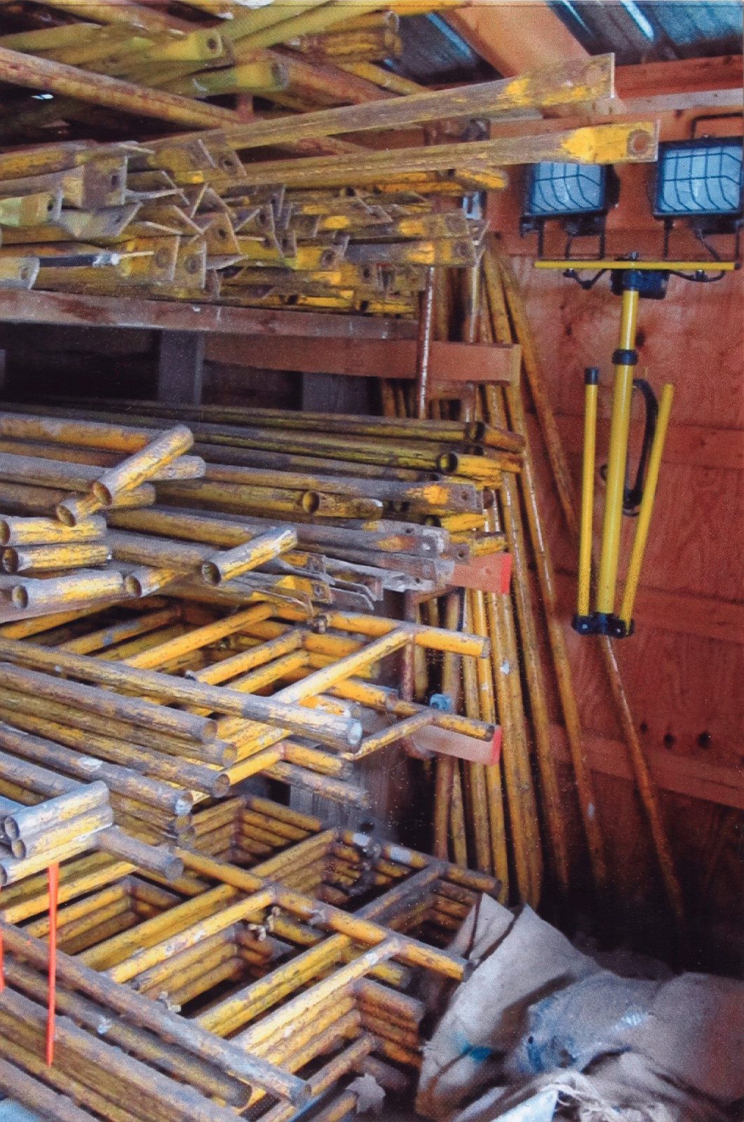 Bil-Jax Interior Scaffolding Lot – Various Size Ladders, Putlogs, More, Scaffold