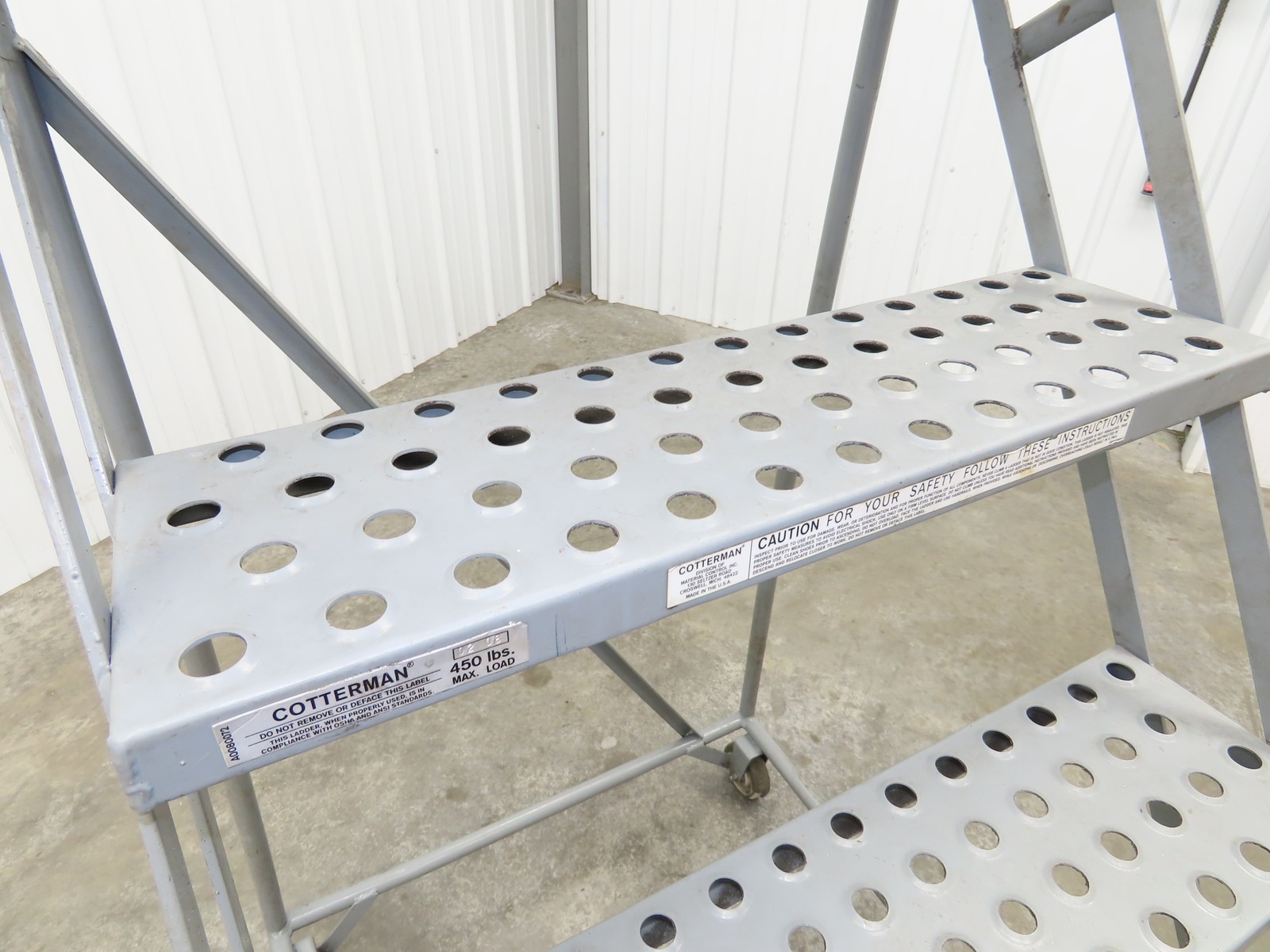 Cotterman Metal Rolling Ladder 5-Step 50″H Platform 24×7″Tread 80″H 30″W 450Lb