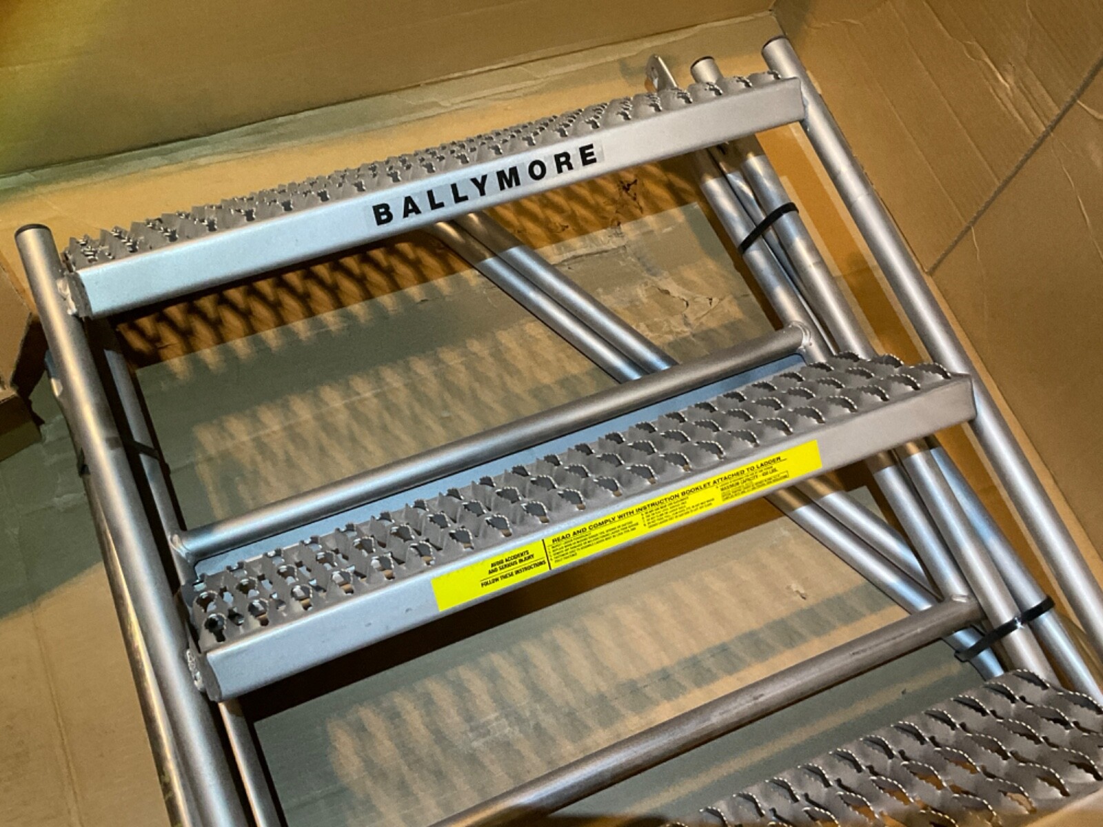 NEW Ballymore Stainless Steel Tilt & Roll Ladder, 3 Step, 30″ W Base, 24″ W Step