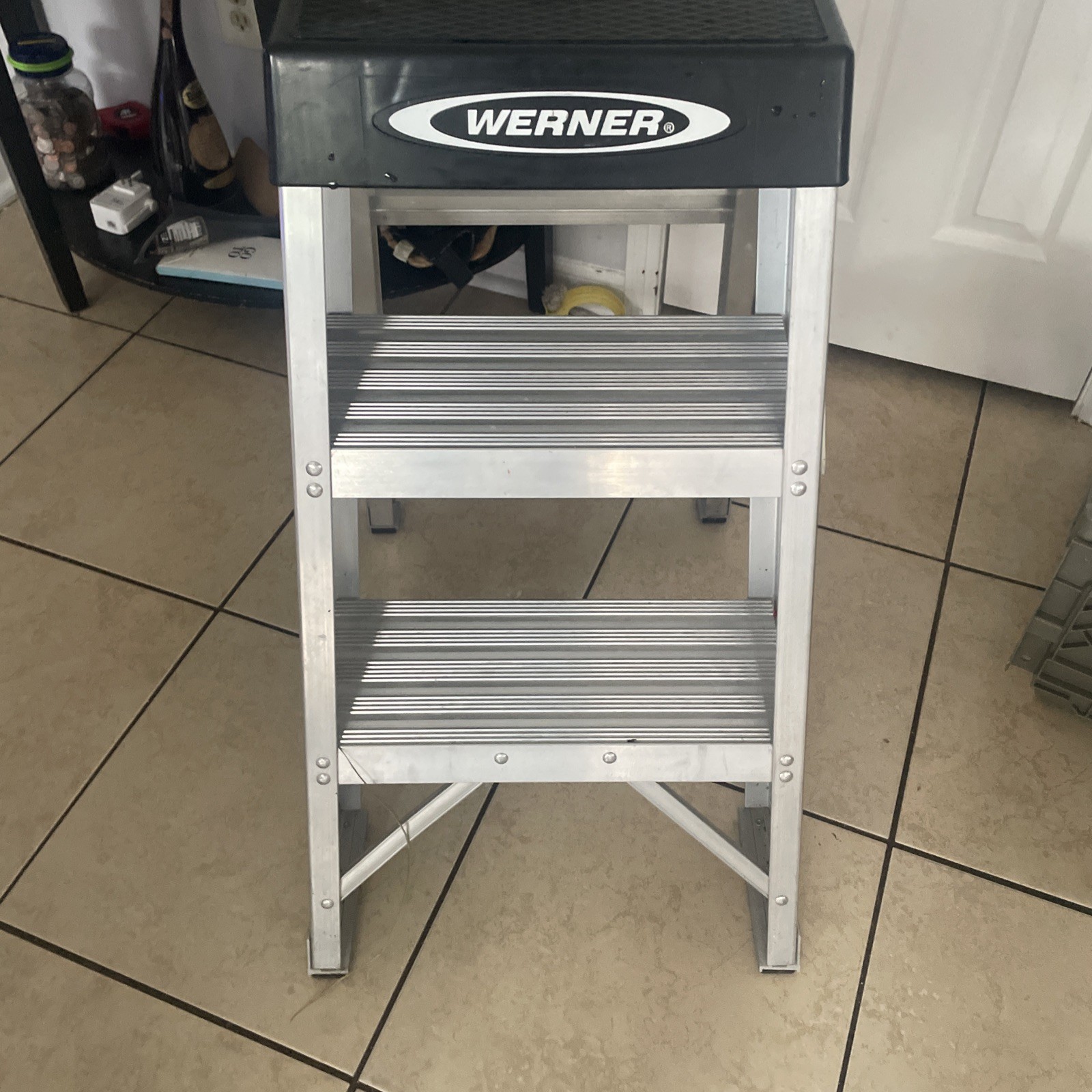 Werner SSA 03 3ft Type IAA Fiberglass Step Stand 375 lb Duty Rating