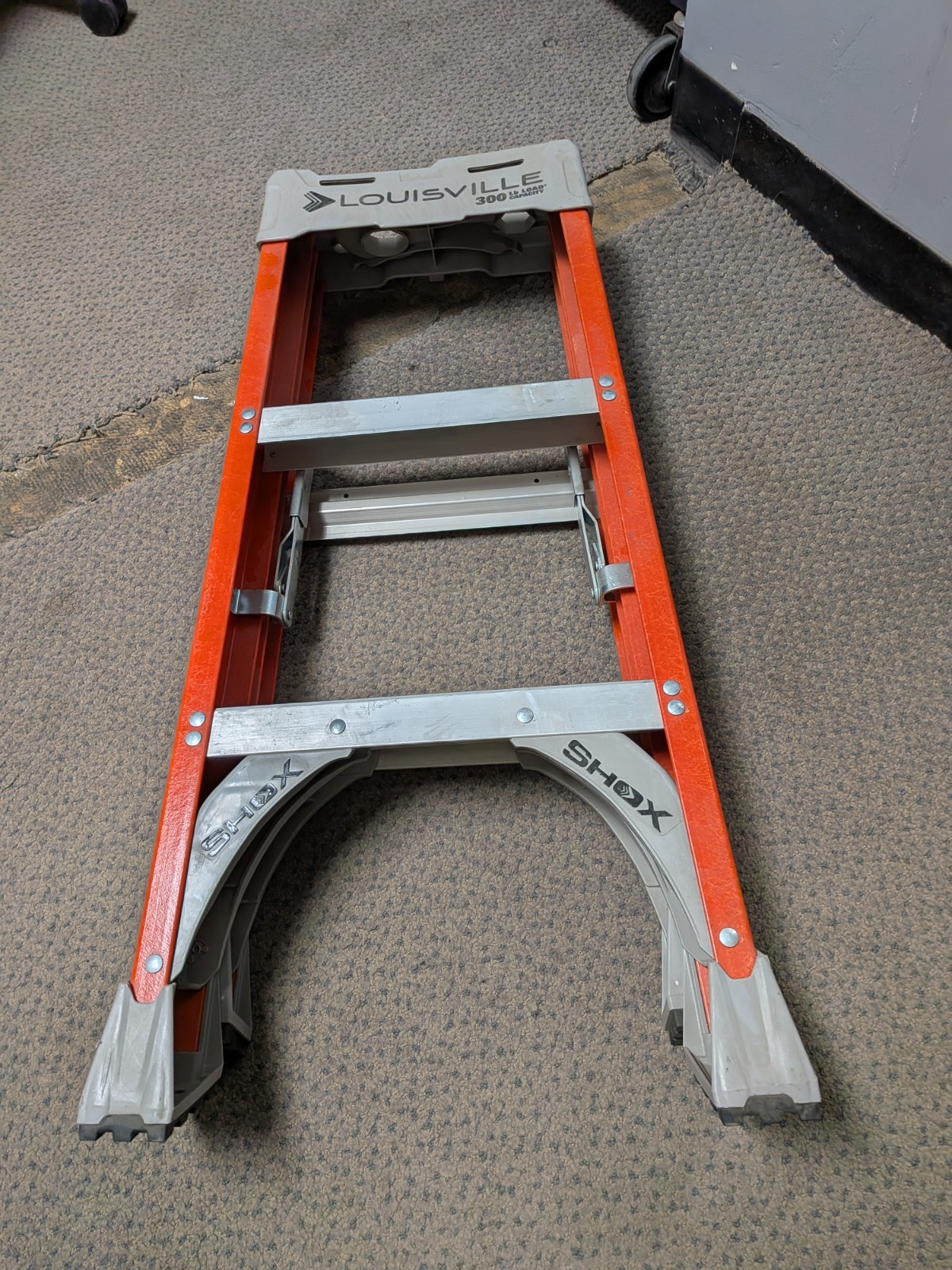 3′ LOUISVILLE FIBERGLASS LADDER FS1503