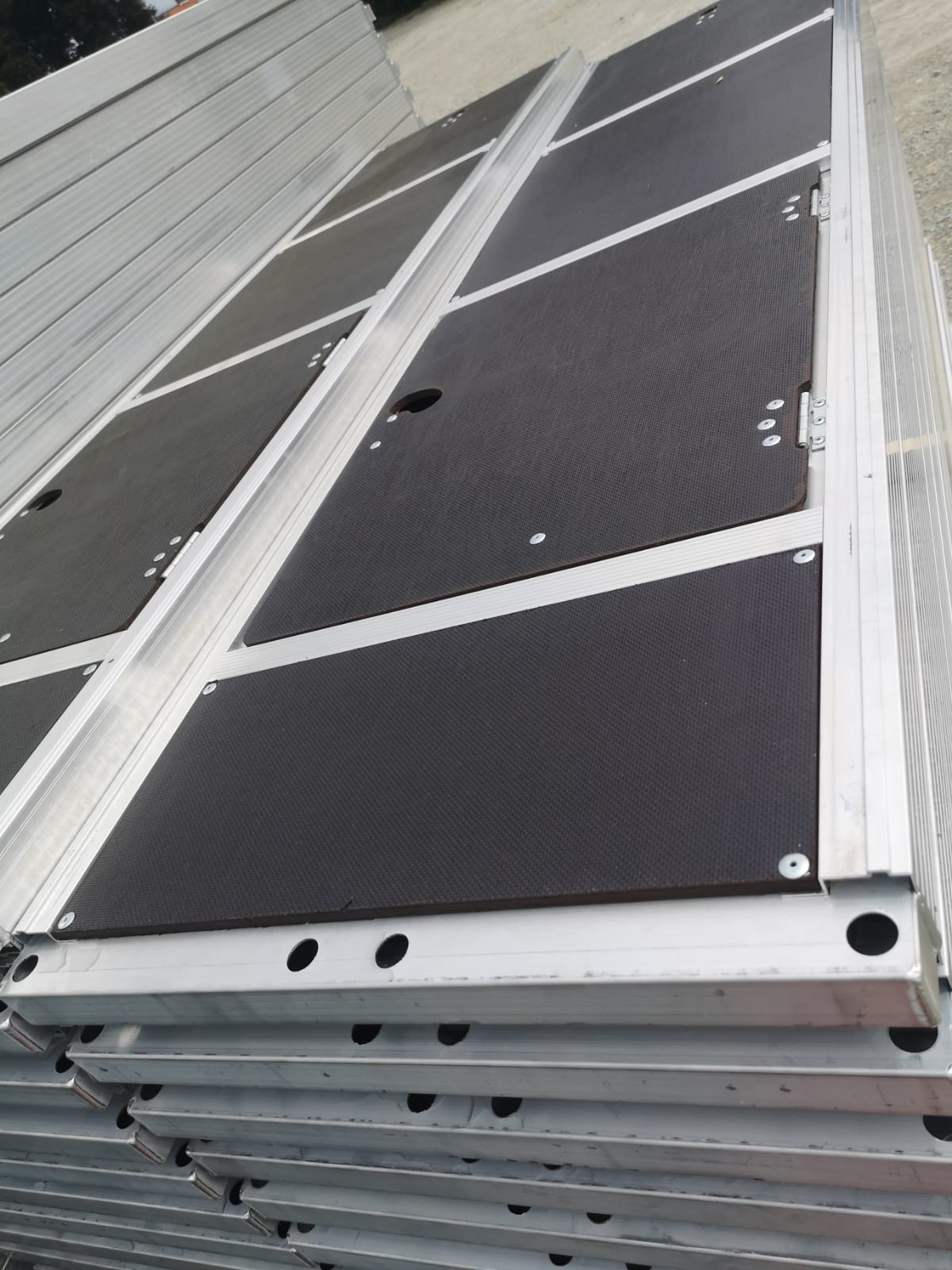 Aluminium scaffolding 144sqm aluminium scaffolding 74 scaffolding painters