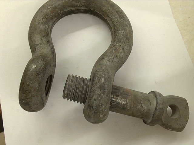 CHICAGO 6-1/2 Ton Screw Pin Anchor Shackle, 7/8” Galvanized Steel, M (SNP057532)