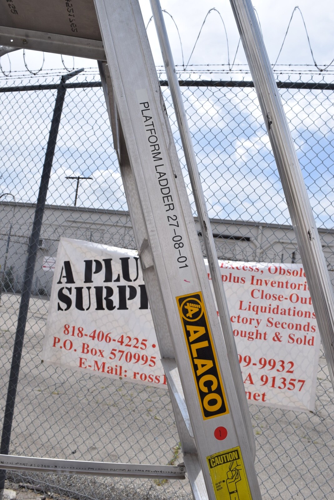 Alaco Rolling Warehouse Platform Safety Stockroom Ladder 8 Step Handrail 1035-8