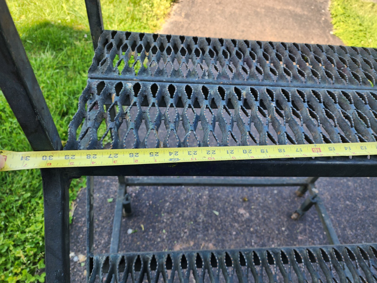 3 Step Rolling Metal Warehouse Ladder/Steps 29-1/4″ W. step Bad Castors