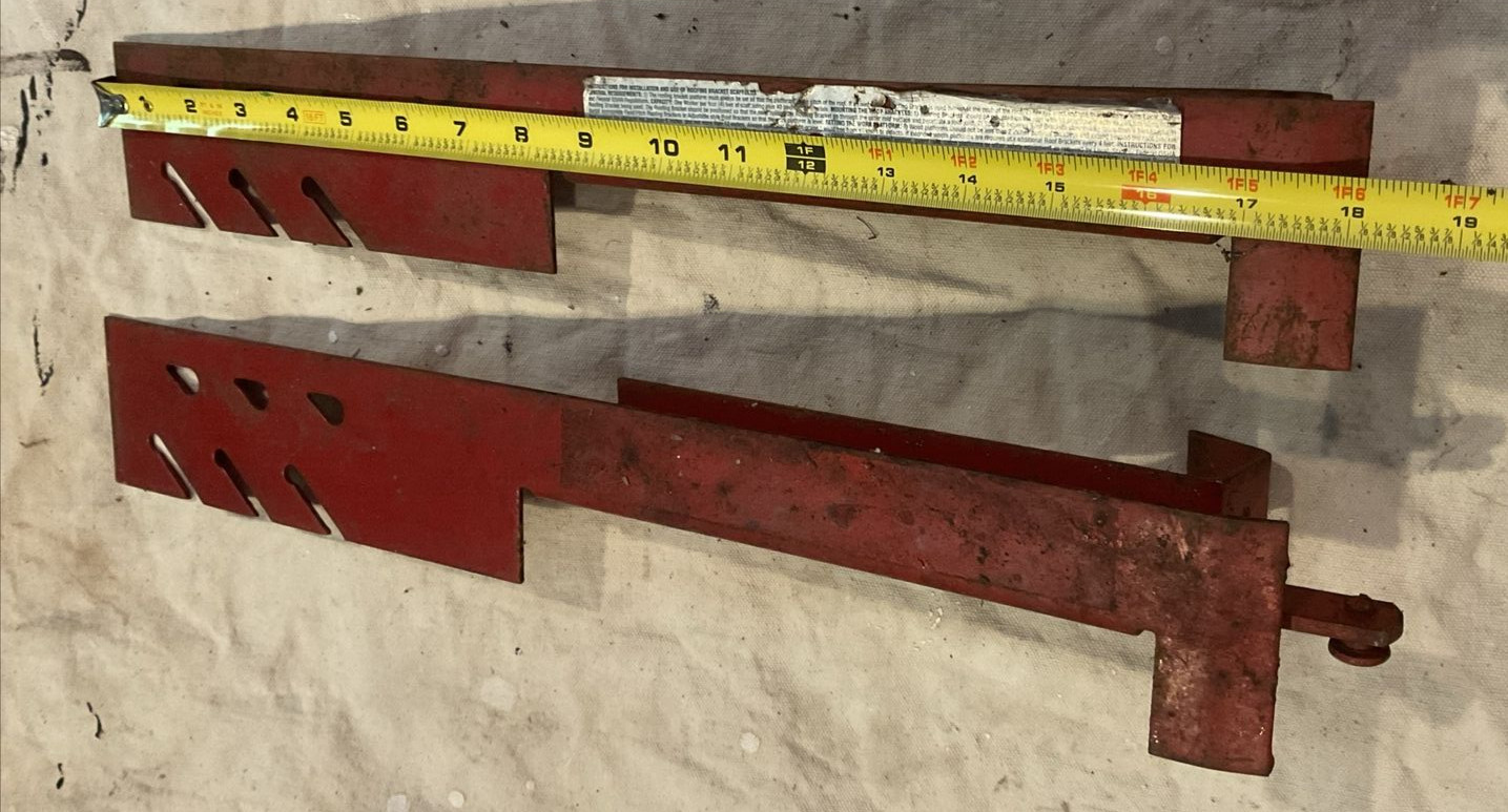 Qual Craft 10 In. Adjustable Roof Bracket (2 Brackets Included) Preowned Shingle