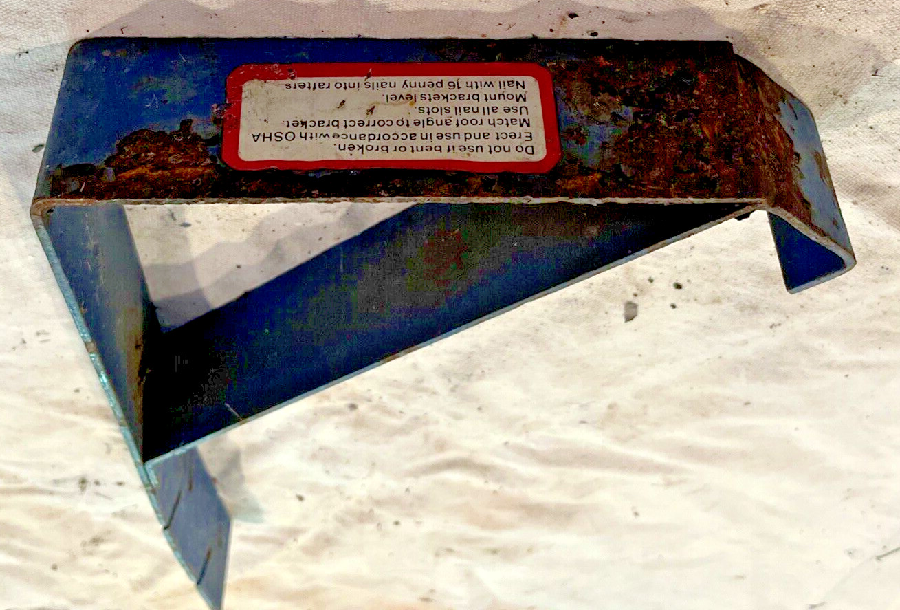 1 Qual-Craft Steel Fixed Roof Bracket Blue Preowned Painting Missing No Label