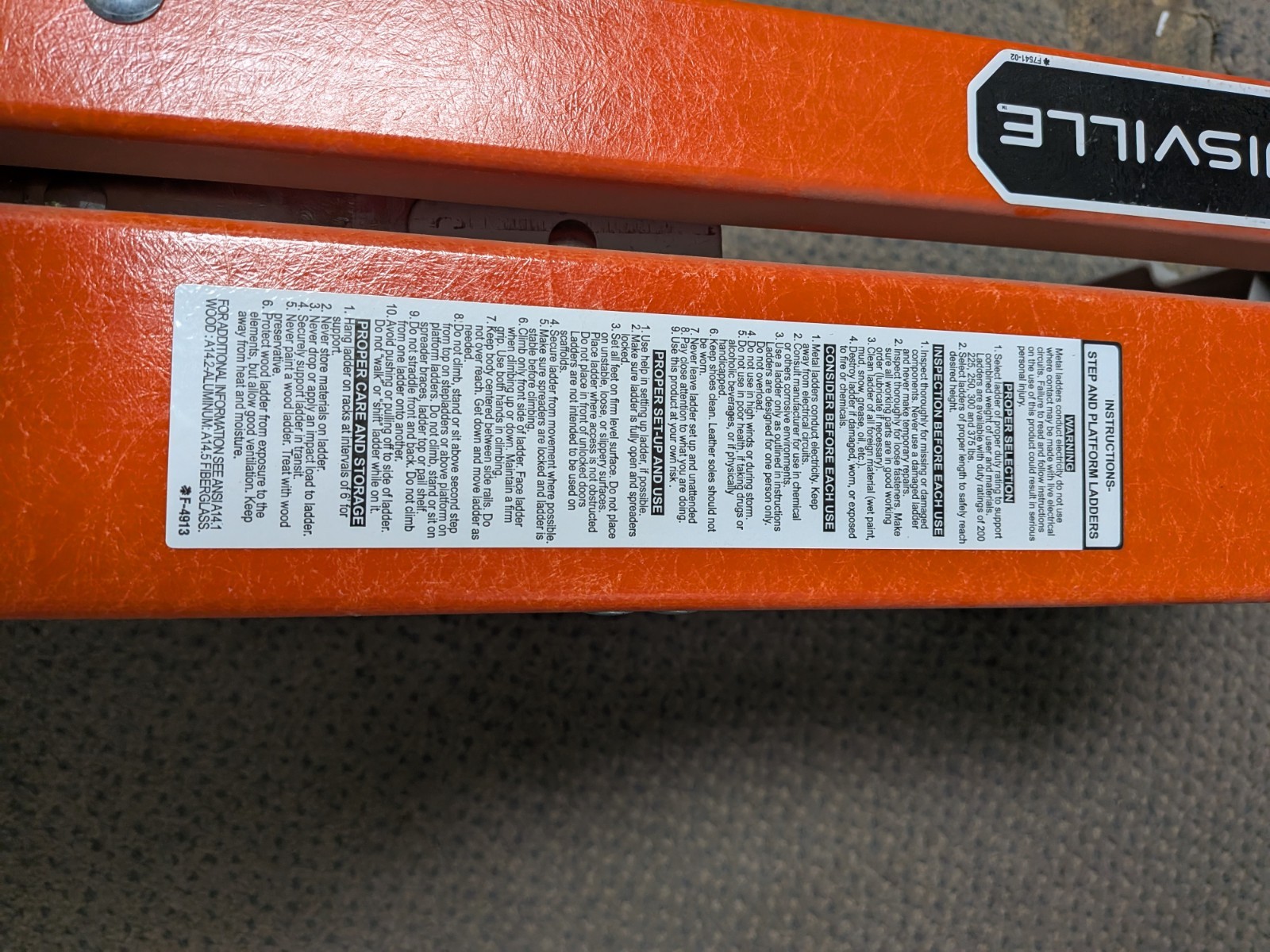 3′ LOUISVILLE FIBERGLASS LADDER FS1503