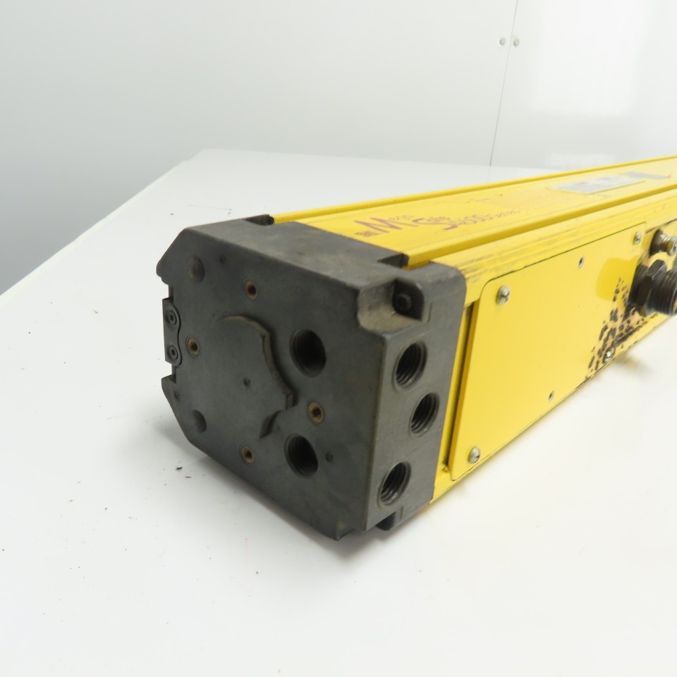 STI MG46-30-1215-X-A1-FD2 MegaSafe 4600 Safety Light Curtain Transmitter 85-137V