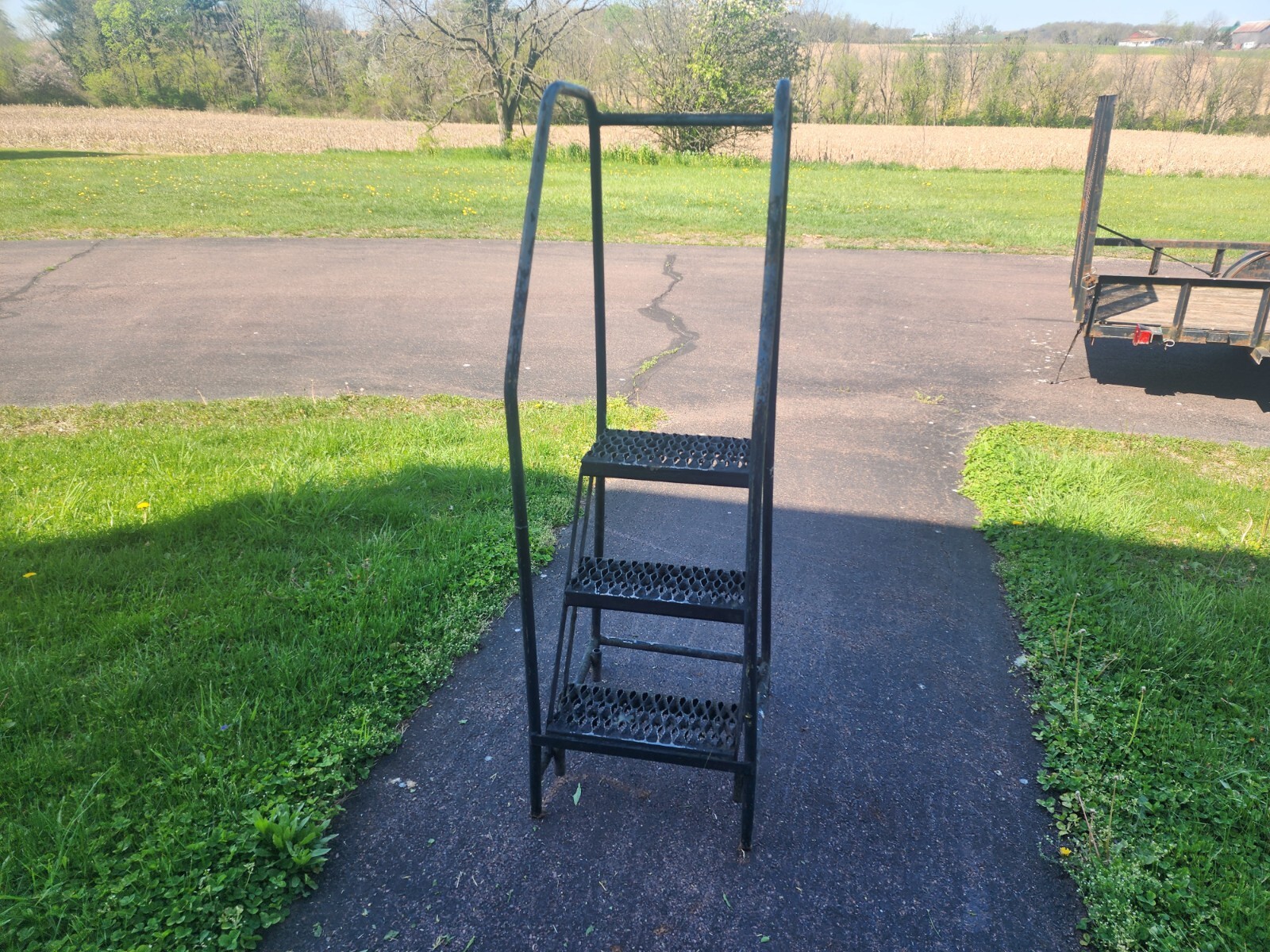 3 Step Rolling Metal Warehouse Ladder/Steps 16″ W. step Missing Castors