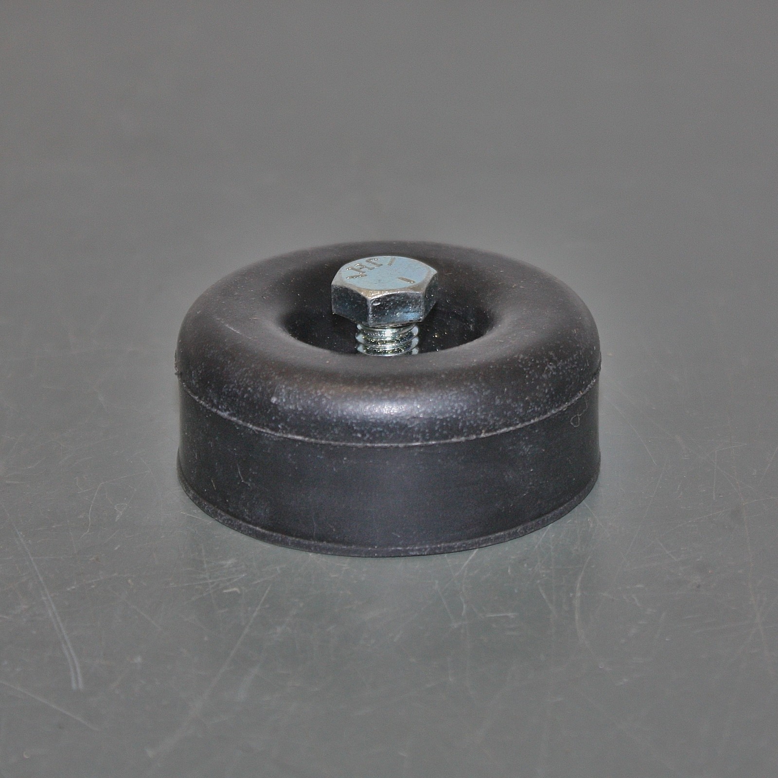 (4) Cotterman Replacement Ladder Rubber Pads SU2201, 2-1/2″ x 1″, 3/8″ Stud