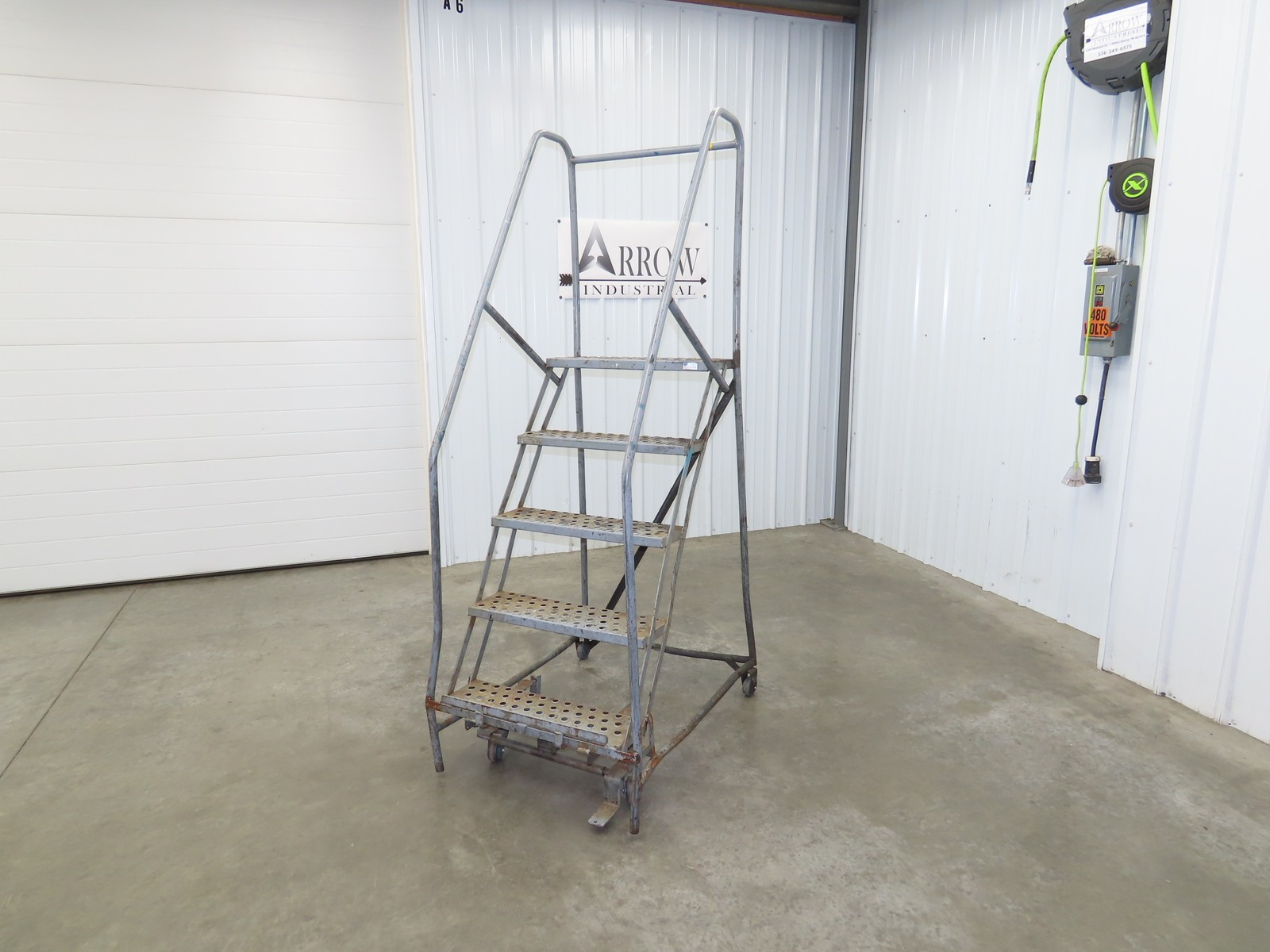 Cotterman 933701 Rolling Ladder 5 Step 10″ Work Platform 50″ Top Step 450lbs