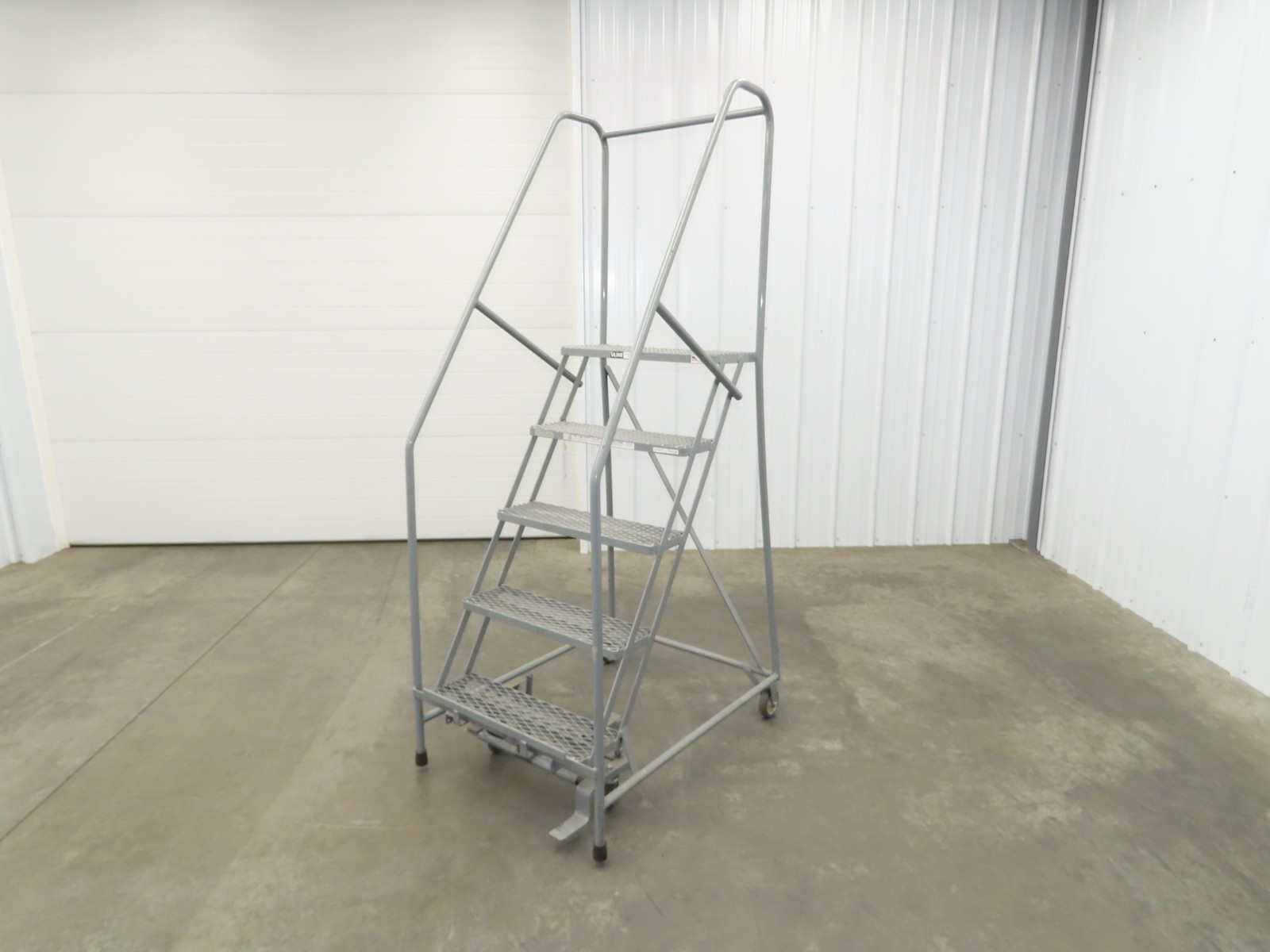 Cotterman Metal Rolling Ladder 5-Step 50″H Platform 24×7″Tread 80″H 30″W 450Lb