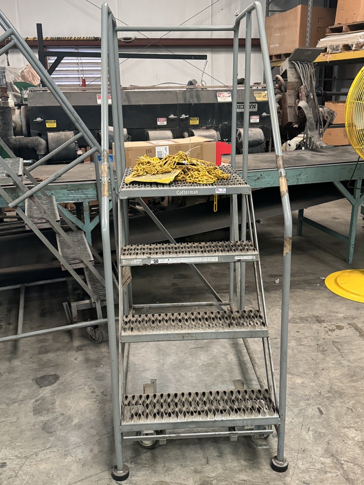 COTTERMAN 40″ 4 – STEP ROLLING LADDER / 800lbs Limit /