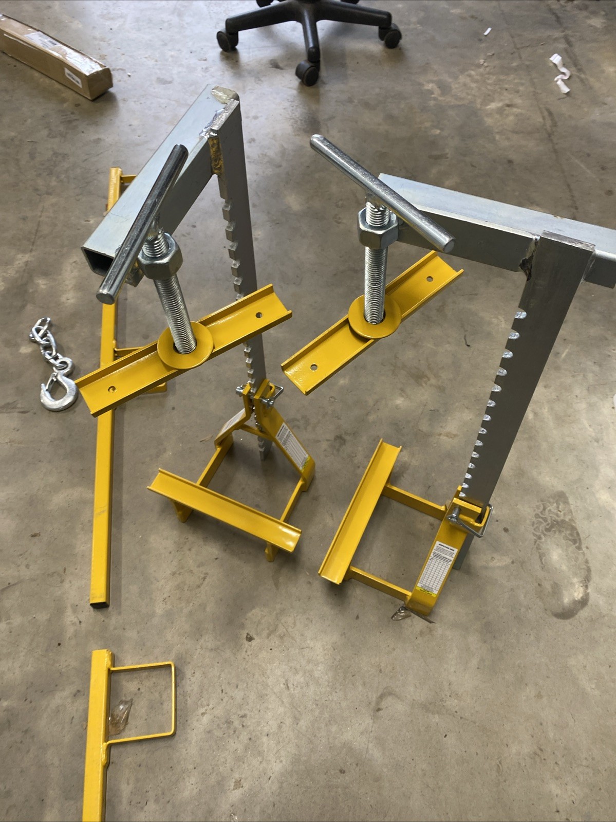 Guardian Fall Protection 15170 Parapet Clamp Guardrail System – SET**