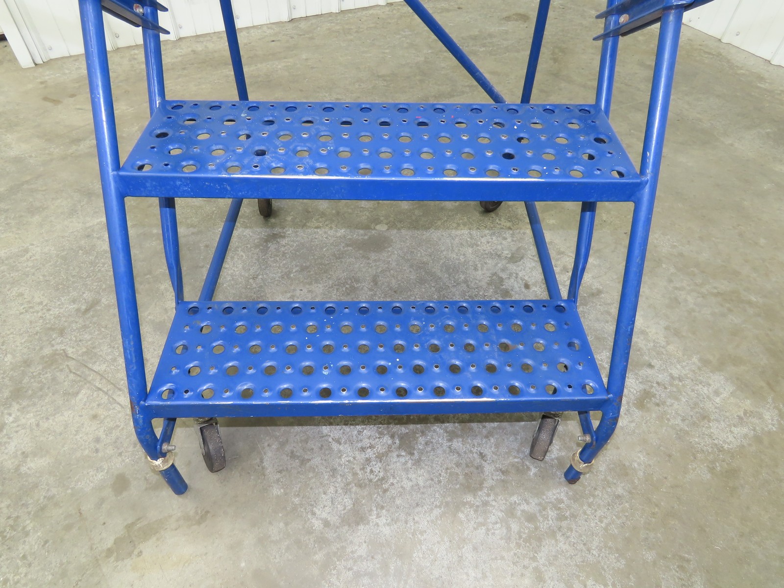 Ballymore Rolling Ladder 4 Step 10″ Work Platform 38″ Top Step 300lbs 24″ W