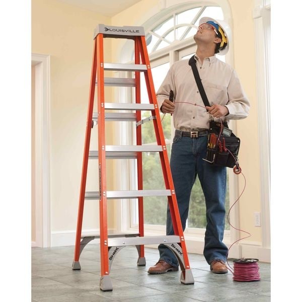 Louisville Fs1506 6 Ft Fiberglass Stepladder, 300 Lb Capacity