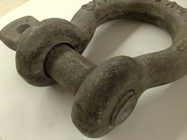 CHICAGO 6-1/2 Ton Screw Pin Anchor Shackle, 7/8” Galvanized Steel, M (SNP057532)