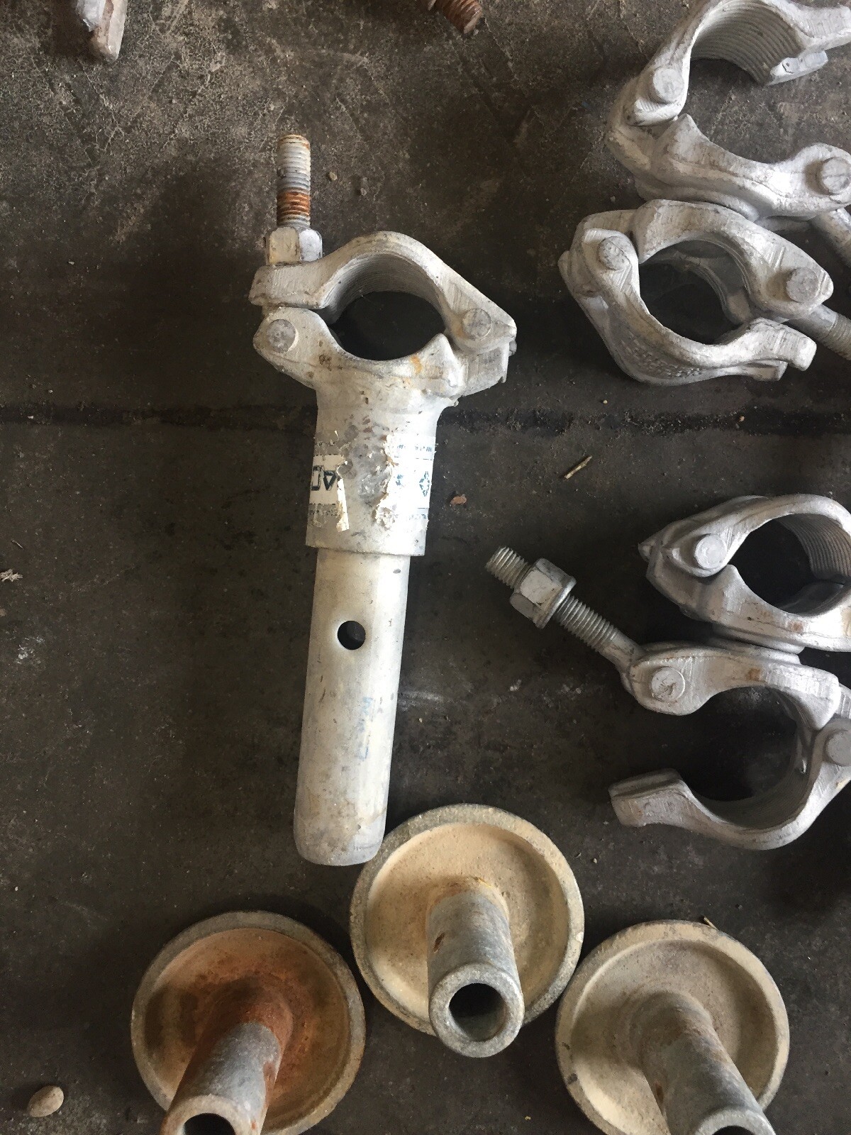 Misc. Lot Scaffolding Clamps, Swivel Coupler & Girder Clamp 2″ X 2″ AT-PAC