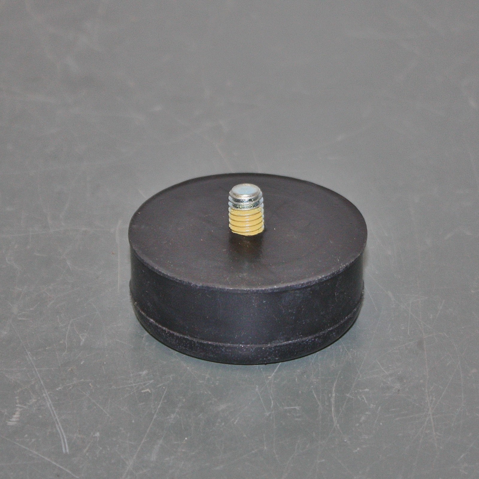 (4) Cotterman Replacement Ladder Rubber Pads SU2201, 2-1/2″ x 1″, 3/8″ Stud