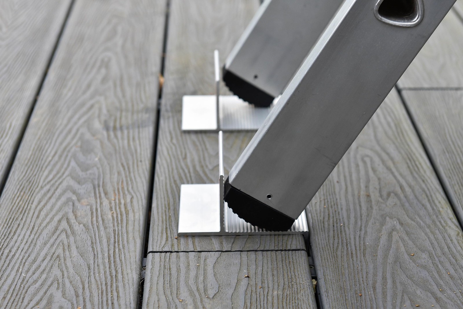 Ladder Safety Anti-Slip Footing Device for Decking and Grass compact, Silver