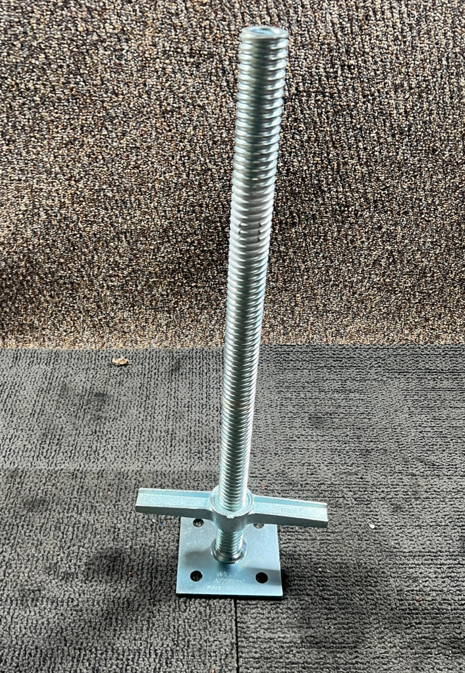 KM01 BPLJBH A22SS550 Scaffolding Screw Base Jack Silver 24 Inches High