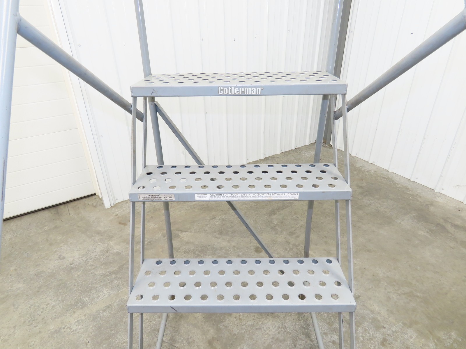 Cotterman Metal Rolling Ladder 5-Step 50″H Platform 24×7″Tread 80″H 30″W 450Lb