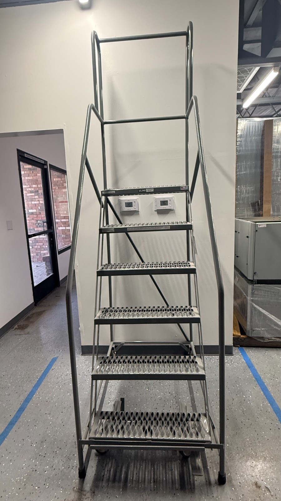 ULINE Heavy Duty Rolling Safety Ladder / Double Work Platform – 450 lb Capacity